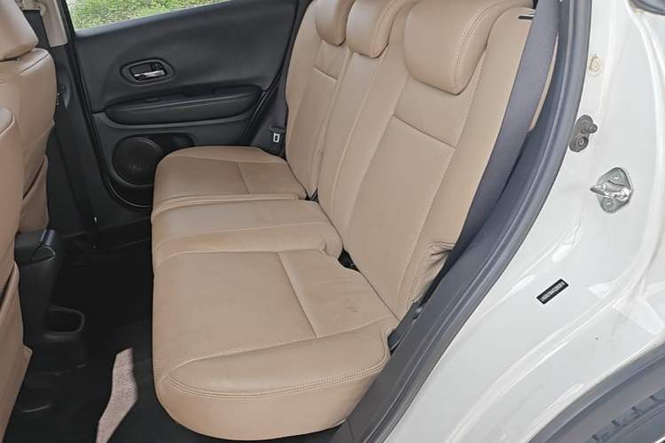 Used Honda Vezel 2015 1.5L CVT two-wheel drive Comfort trim Left Rear Seat