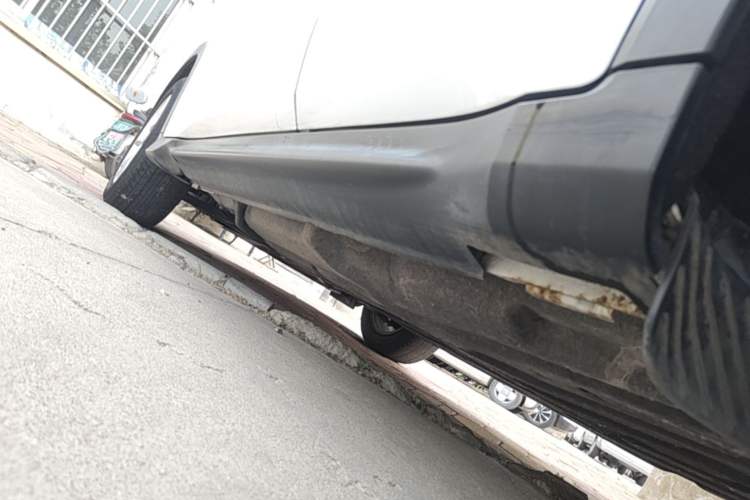 Used Honda Vezel 2015 1.5L CVT two-wheel drive Comfort trim Left Side Sill