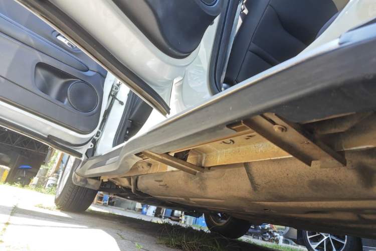 Used Honda Vezel 2015 1.5L CVT two-wheel drive Comfort trim Left Side Sill