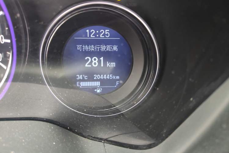 Used Honda Vezel 2015 1.8L CVT Four-Wheel Drive Flagship Model Odometer Close Up
