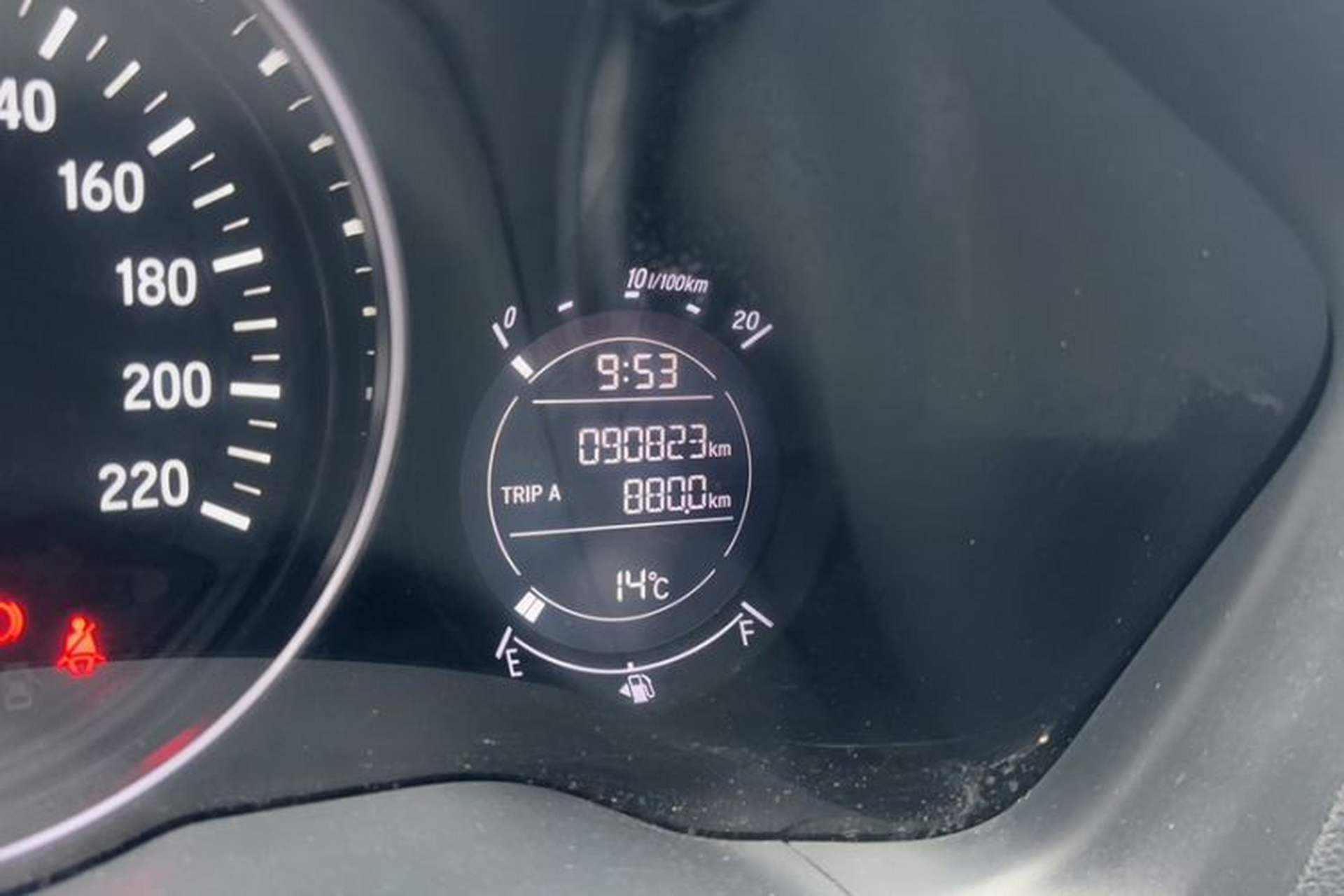 Used Honda Vezel 2015 1.8L CVT 2WD Elite Model Odometer Close Up