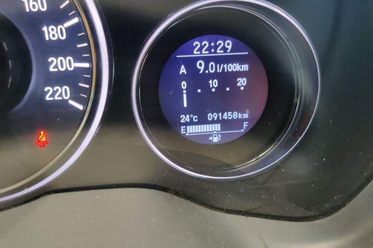 Used Honda Vezel 2015 1.8L CVT 2WD Luxury Model Odometer Close Up
