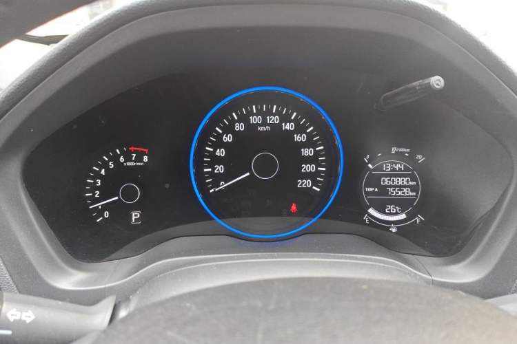 Used Honda Vezel 2015 1.5L CVT two-wheel drive Comfort trim Odometer Close Up