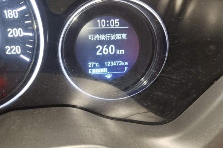 Used Honda Vezel 2015 1.8L CVT 2WD Luxury Model Odometer Close Up