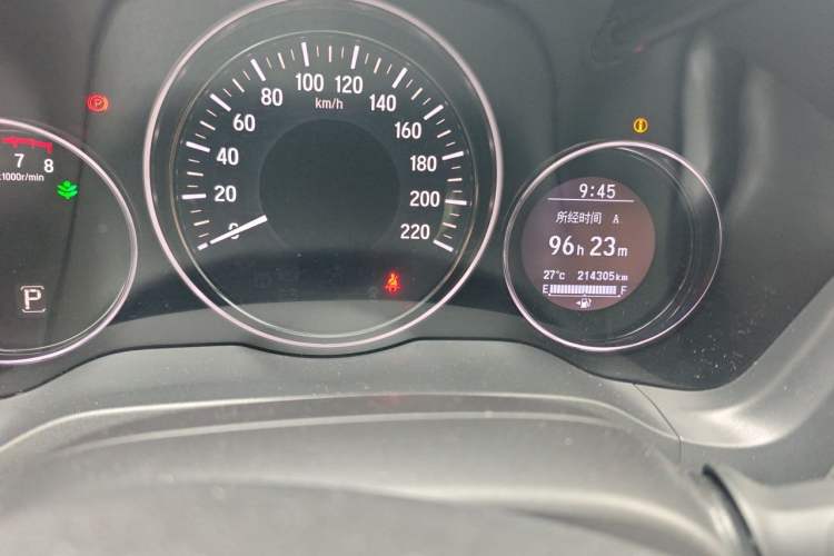 Used Honda Vezel 2015 1.8L CVT 2WD Luxury Model Odometer Close Up
