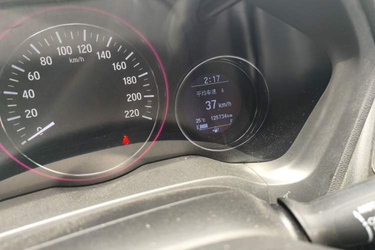 Used Honda Vezel 2015 1.8L CVT 2WD Luxury Model Odometer Close Up