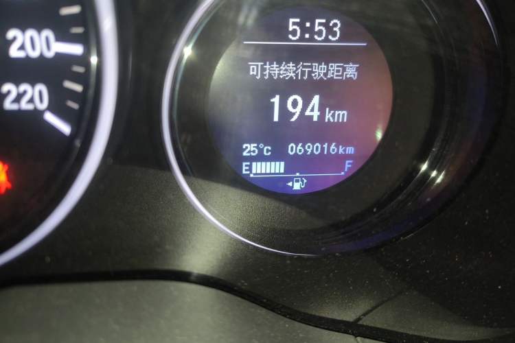 Used Honda Vezel 2015 1.8L CVT 2WD Luxury Model Odometer Close Up