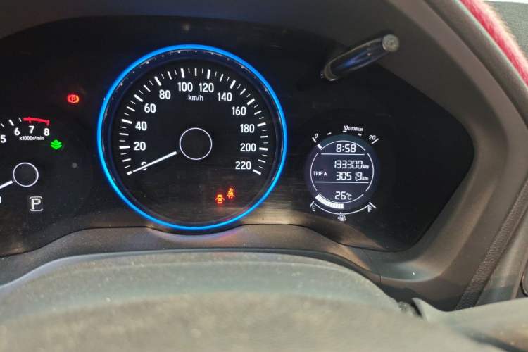 Used Honda Vezel 2015 1.8L CVT 2WD Elite Model Odometer Close Up