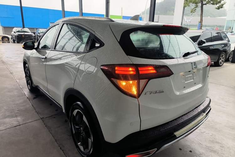 Used Honda Vezel 2015 1.8L CVT 2WD Luxury Model Rear Left 45 Deg