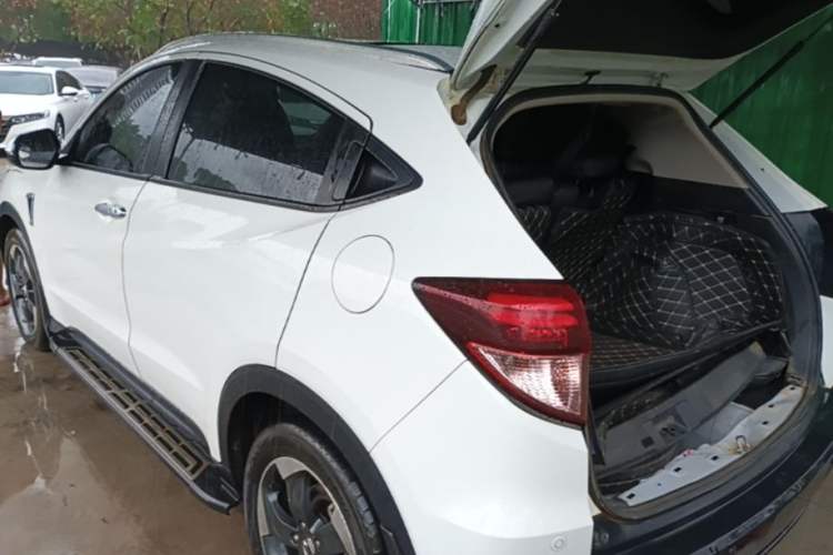 Used Honda Vezel 2015 1.8L CVT 2WD Luxury Model Rear Left 45 Deg
