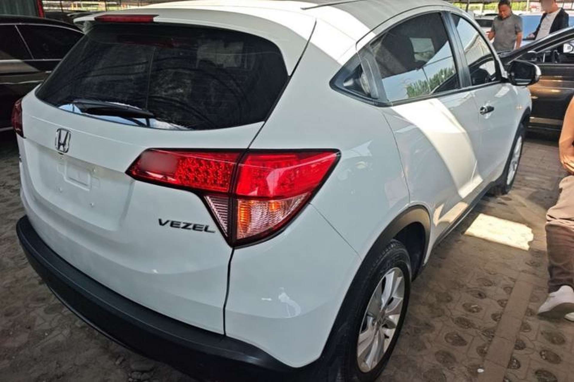 Used Honda Vezel 2015 1.5L CVT two-wheel drive Comfort trim Rear Right 45 Deg