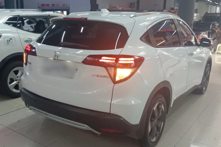 Used Honda Vezel 2015 1.8L CVT 2WD Luxury Model Rear Right 45 Deg