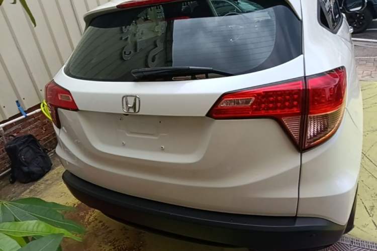 Used Honda Vezel 2015 1.5L CVT two-wheel drive Comfort trim Rear