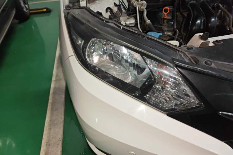 Used Honda Vezel 2015 1.5L CVT two-wheel drive Comfort trim Right Front Headlight