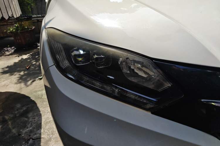 Used Honda Vezel 2015 1.8L CVT 2WD Luxury Model Right Front Headlight