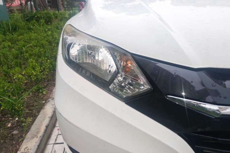 Used Honda Vezel 2015 1.5L CVT two-wheel drive Comfort trim Right Front Headlight