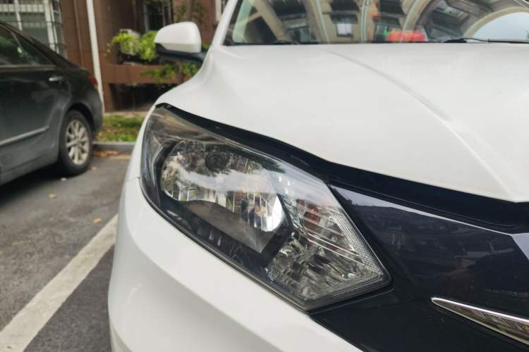 Used Honda Vezel 2015 1.5L CVT two-wheel drive Comfort trim Right Front Headlight