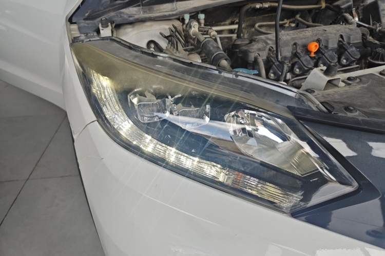 Used Honda Vezel 2015 1.8L CVT 2WD Luxury Model Right Front Headlight
