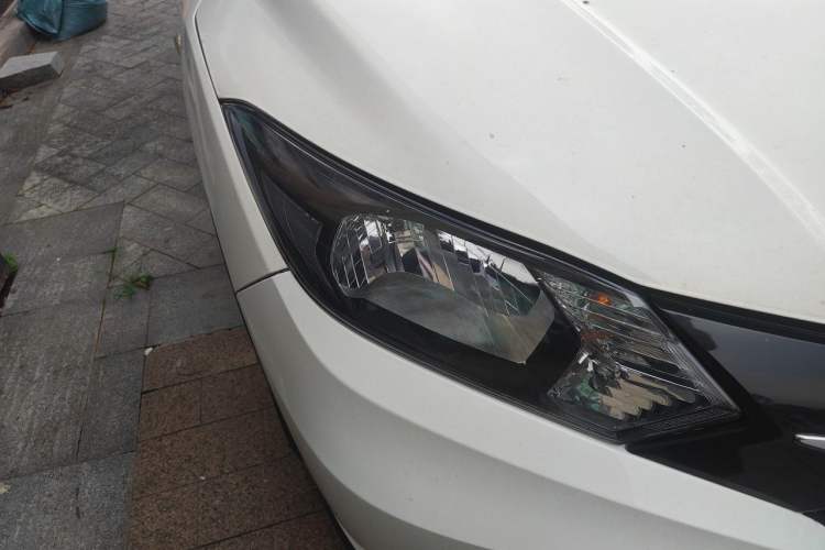 Used Honda Vezel 2015 1.5L CVT two-wheel drive Comfort trim Right Front Headlight
