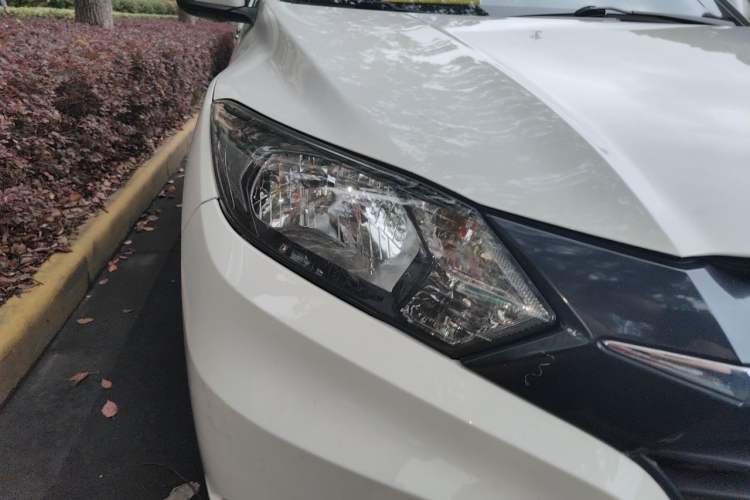 Used Honda Vezel 2015 1.5L CVT two-wheel drive Comfort trim Right Front Headlight