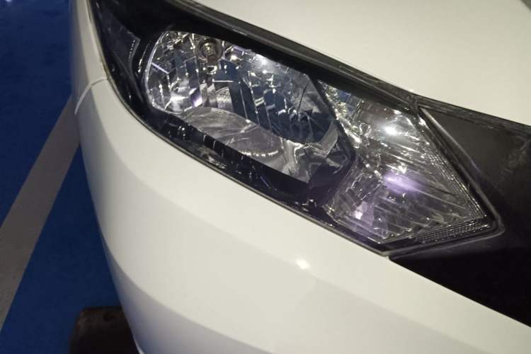 Used Honda Vezel 2015 1.5L CVT two-wheel drive Comfort trim Right Front Headlight