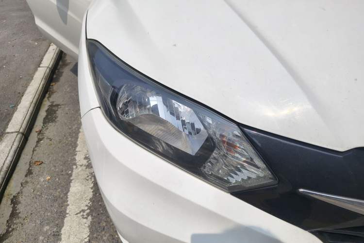 Used Honda Vezel 2015 1.5L CVT two-wheel drive Comfort trim Right Front Headlight