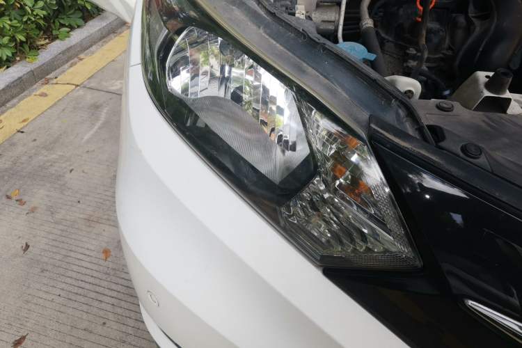 Used Honda Vezel 2015 1.5L CVT two-wheel drive Comfort trim Right Front Headlight