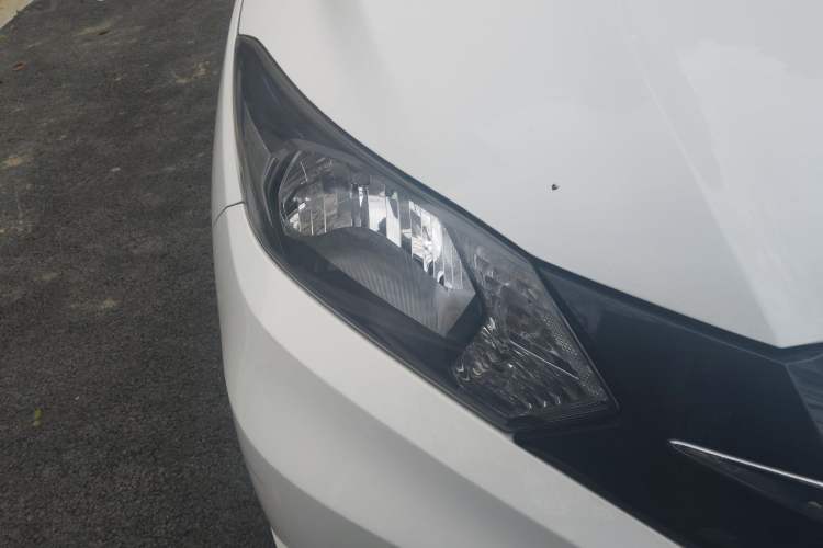 Used Honda Vezel 2015 1.5L CVT two-wheel drive Comfort trim Right Front Headlight