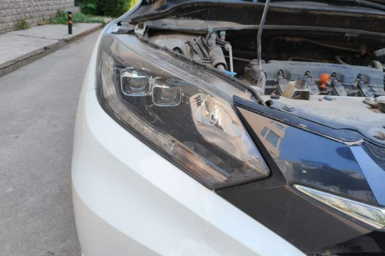 Used Honda Vezel 2015 1.8L CVT 2WD Luxury Model Right Front Headlight