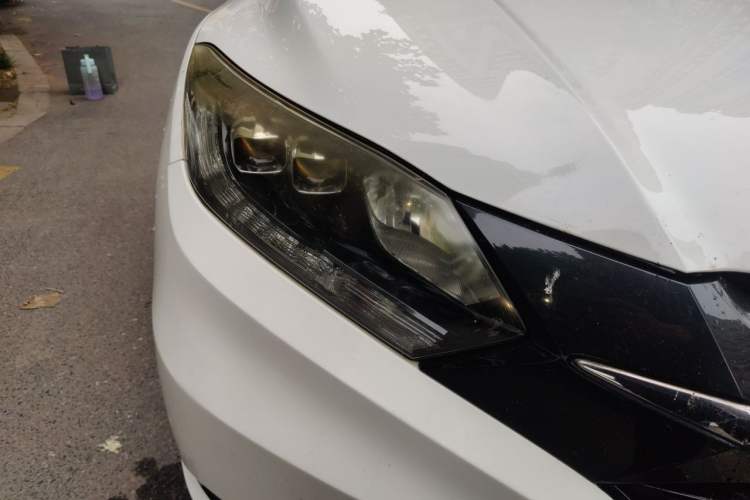Used Honda Vezel 2015 1.8L CVT 2WD Luxury Model Right Front Headlight