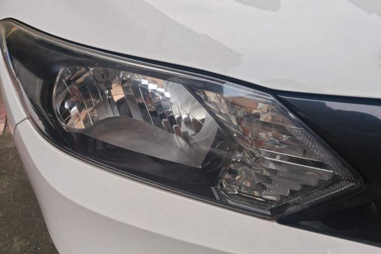 Used Honda Vezel 2015 1.5L CVT two-wheel drive Comfort trim Right Front Headlight