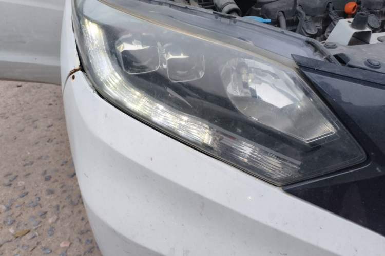 Used Honda Vezel 2015 1.8L CVT 2WD Luxury Model Right Front Headlight