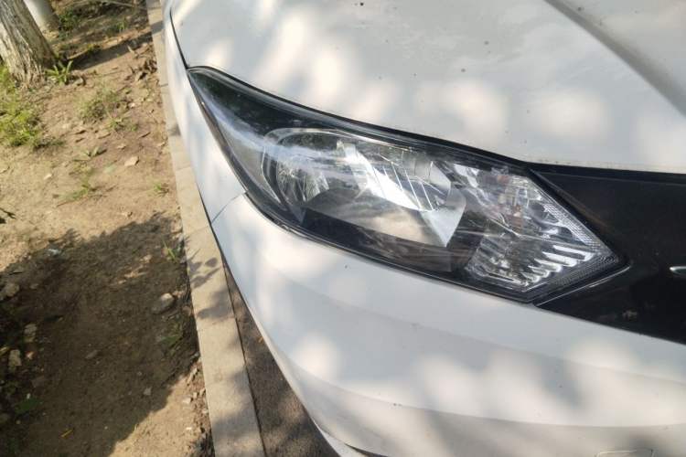 Used Honda Vezel 2015 1.8L CVT 2WD Elite Model Right Front Headlight