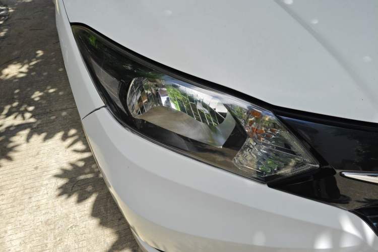 Used Honda Vezel 2015 1.5L CVT two-wheel drive Comfort trim Right Front Headlight