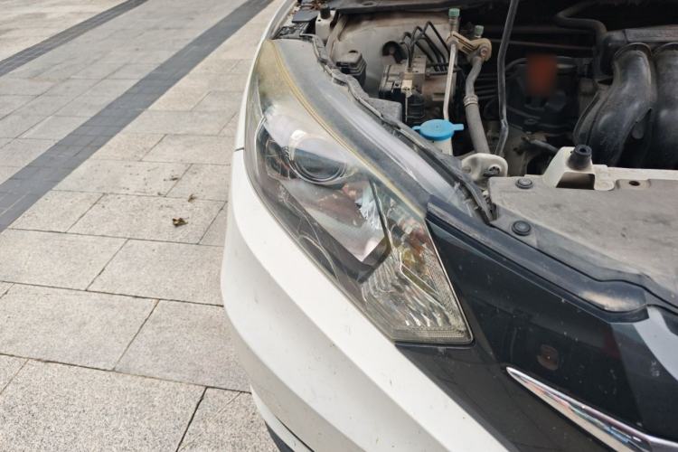 Used Honda Vezel 2015 1.5L CVT two-wheel drive Comfort trim Right Front Headlight