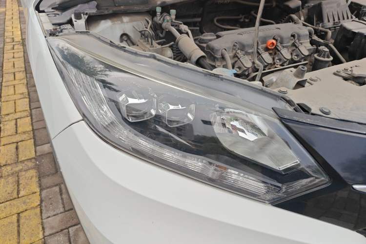 Used Honda Vezel 2015 1.8L CVT 2WD Luxury Model Right Front Headlight