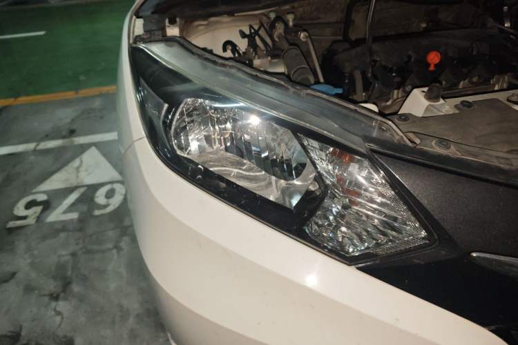 Used Honda Vezel 2015 1.8L CVT 2WD Elite Model Right Front Headlight