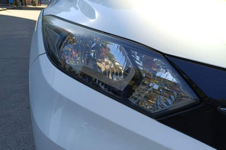 Used Honda Vezel 2015 1.5L CVT two-wheel drive Comfort trim Right Front Headlight
