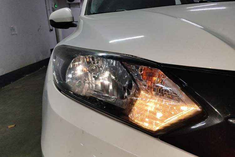 Used Honda Vezel 2015 1.8L CVT 2WD Elite Model Right Front Headlight