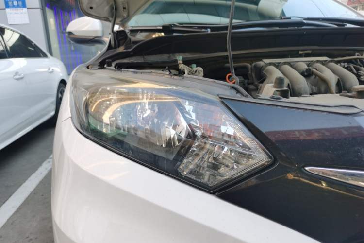 Used Honda Vezel 2015 1.5L CVT two-wheel drive Comfort trim Right Front Headlight