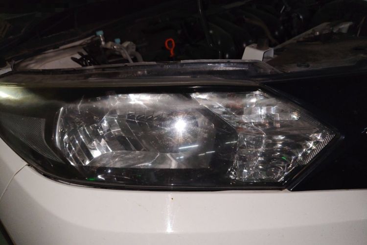 Used Honda Vezel 2015 1.5L CVT two-wheel drive Comfort trim Right Front Headlight