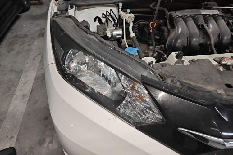 Used Honda Vezel 2015 1.5L CVT two-wheel drive Comfort trim Right Front Headlight
