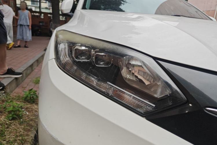 Used Honda Vezel 2015 1.8L CVT 2WD Luxury Model Right Front Headlight