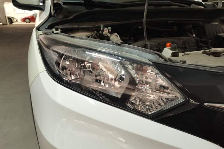 Used Honda Vezel 2015 1.8L CVT 2WD Elite Model Right Front Headlight