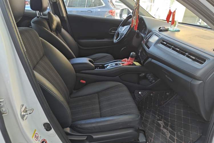 Used Honda Vezel 2015 1.8L CVT 2WD Luxury Model Right Front Seat