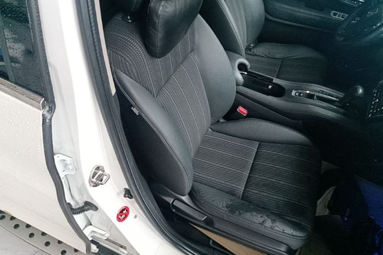 Used Honda Vezel 2015 1.8L CVT 2WD Luxury Model Right Front Seat