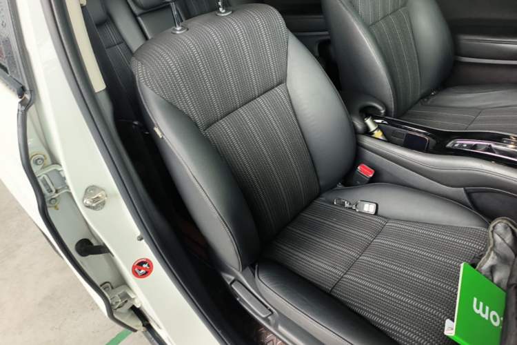 Used Honda Vezel 2015 1.8L CVT 2WD Luxury Model Right Front Seat
