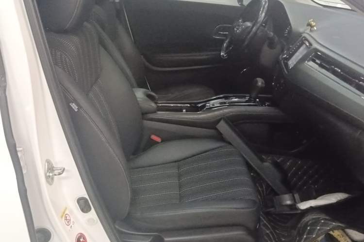 Used Honda Vezel 2015 1.8L CVT 2WD Luxury Model Right Front Seat