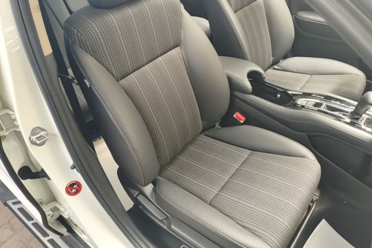 Used Honda Vezel 2015 1.8L CVT 2WD Luxury Model Right Front Seat