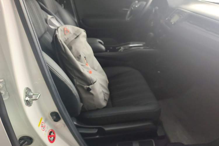 Used Honda Vezel 2015 1.8L CVT 2WD Elite Model Right Front Seat
